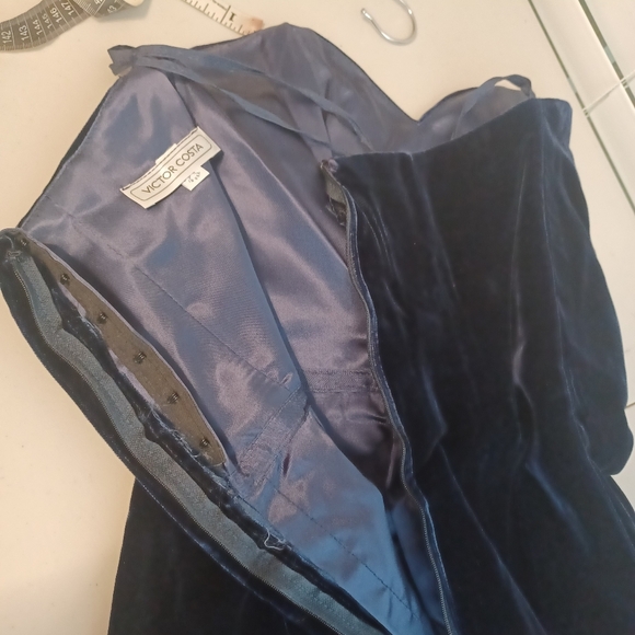 Vintage Dark Academia Deep Blue Velvet Evening Formal Strapless Dress - Picture 9 of 13